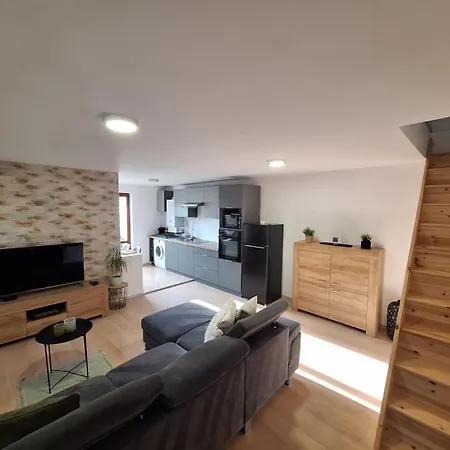 Garden House Apartment *
